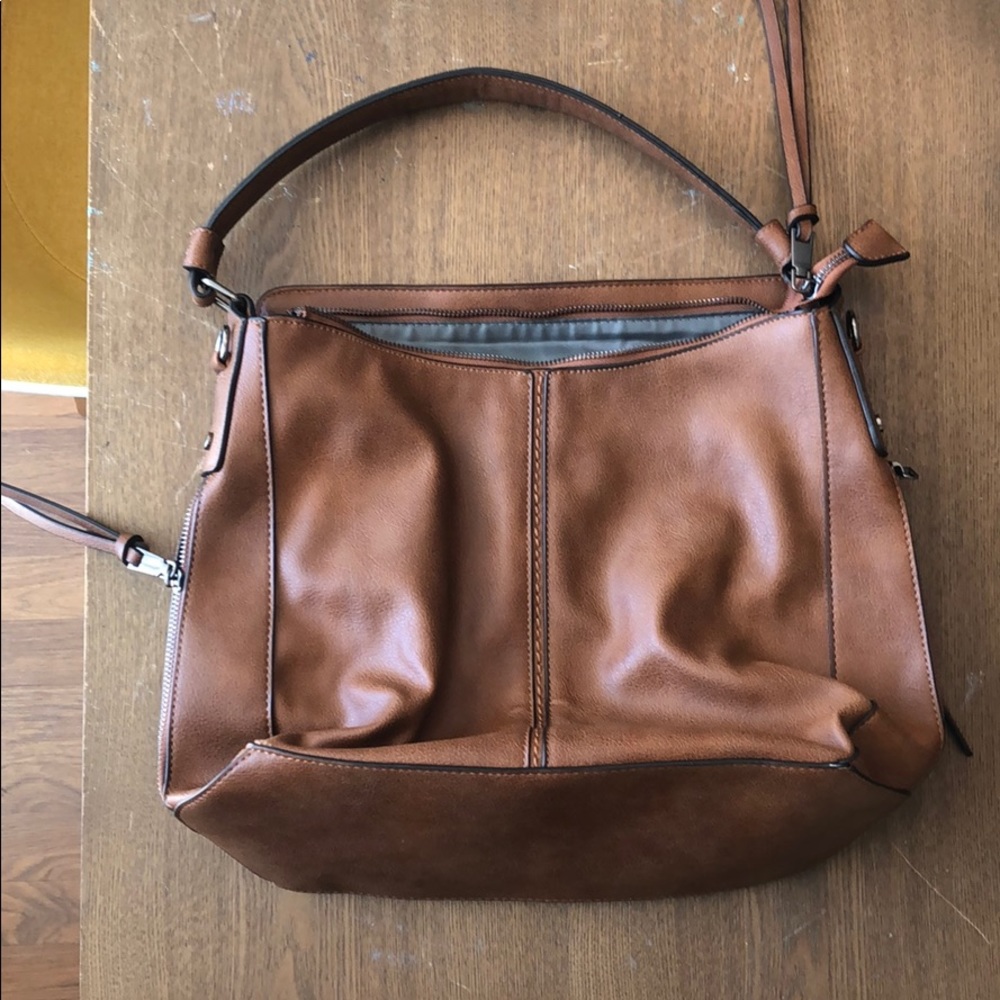 realer shoulder bag